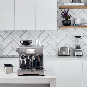 Sage SES990BSS the Oracle Touch Fully Automatic Espresso Machine, 2400 W