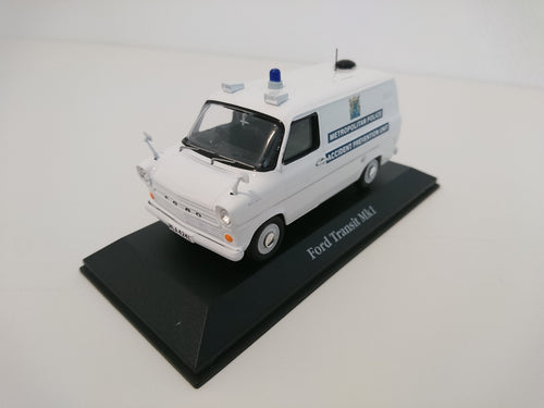 Atlas Ford Transit . UK POLICE CAR . CORGI 1/43 Réf: U17